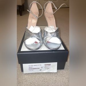 Gucci Women Metallic Leather Sandal - Silk Argento (Brand New)